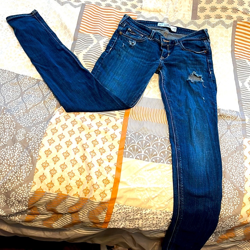 Hollister width 26 length 31 skinny jeans!